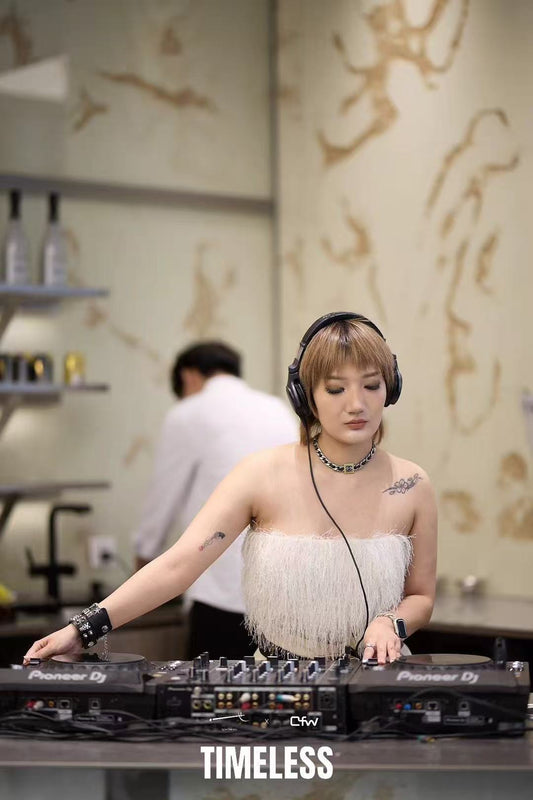 The ‘taye_ speakeasy x DFW’ sustainable fashion party
