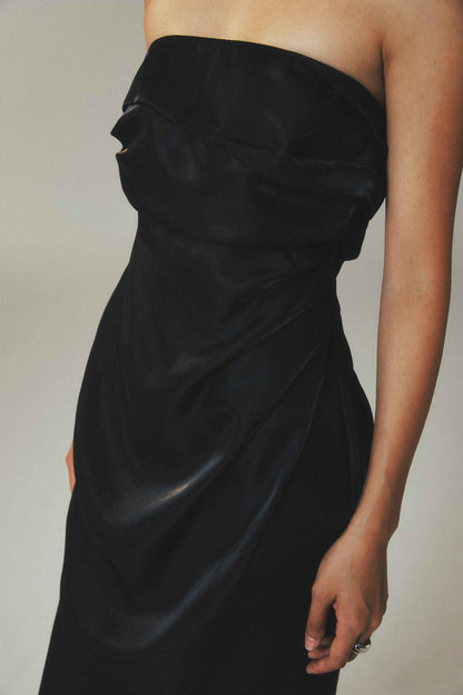 Elegant Black Satin Strapless Sheath Dress with Pile Pleats