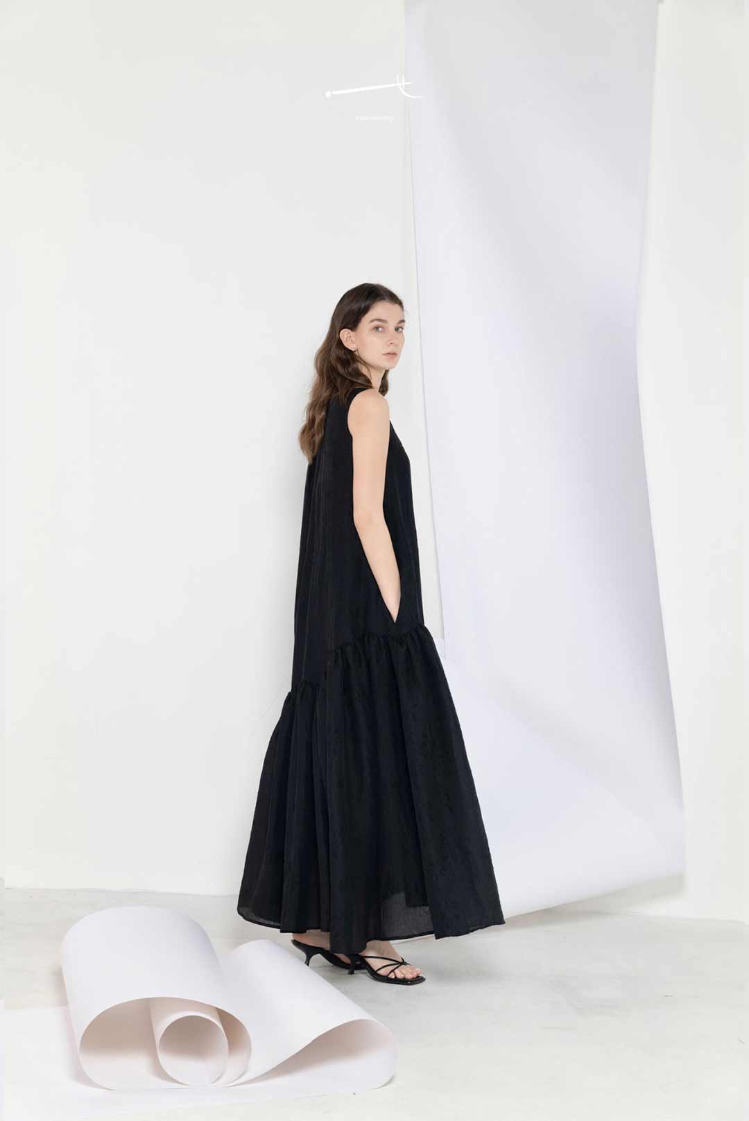 Black Lightweight Big-Hem Long Dress