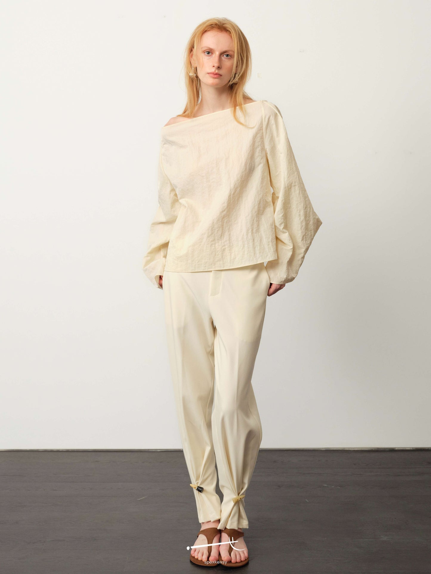 Textured Minimal Top & Star-Detailed Tapered Trouser Set