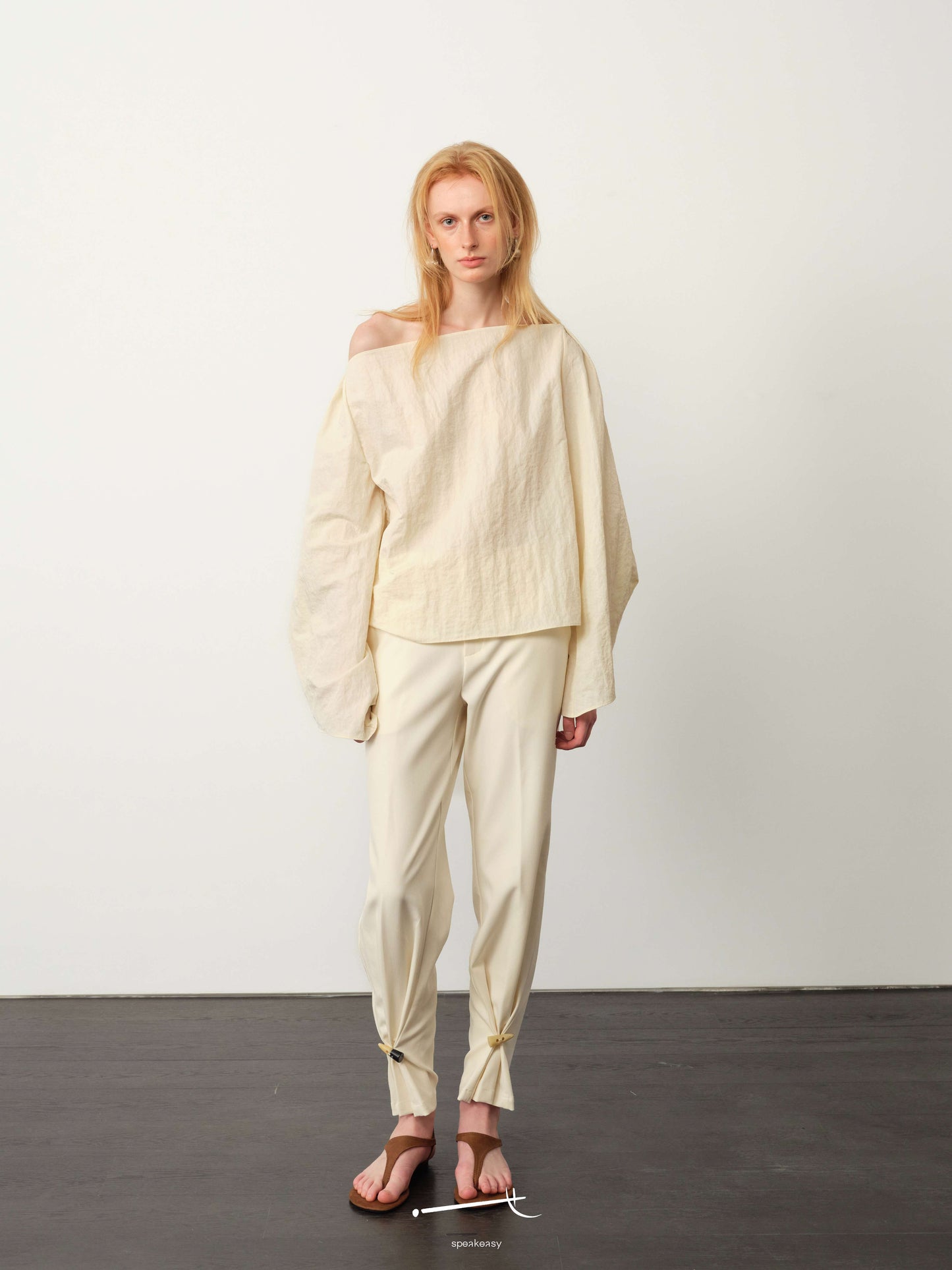 Textured Minimal Top & Star-Detailed Tapered Trouser Set